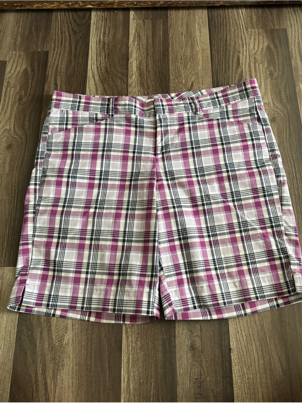 Dockets golf plaid shorts